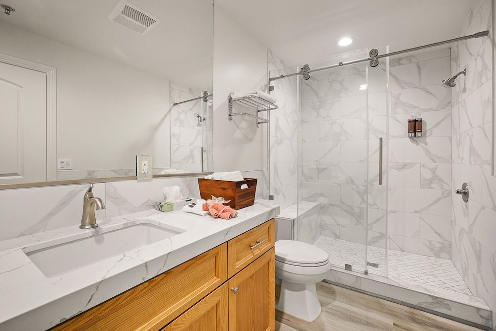 Hotel Huntington Family Room, Multiple Beds 7