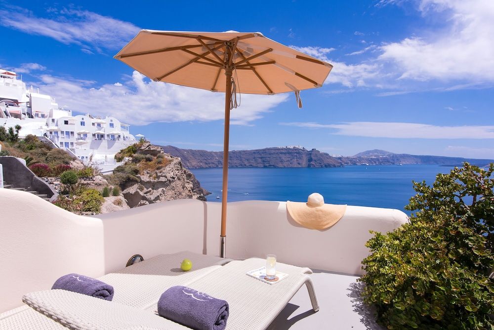 undefined Pezoules of Oia 5