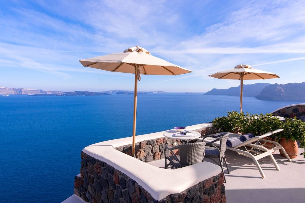 undefined Pezoules of Oia 3