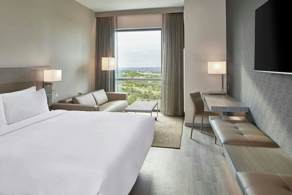 Room, 1 King Bed (Mobility Accessible, Roll-In Shower)