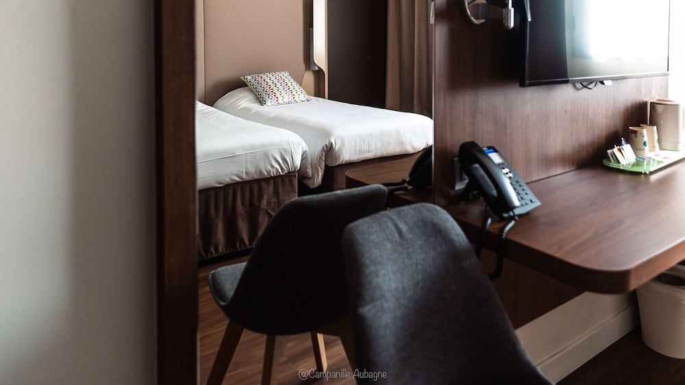 CAMPANILE MARSEILLE EST - Aubagne Standard Room, 2 Twin Beds 5