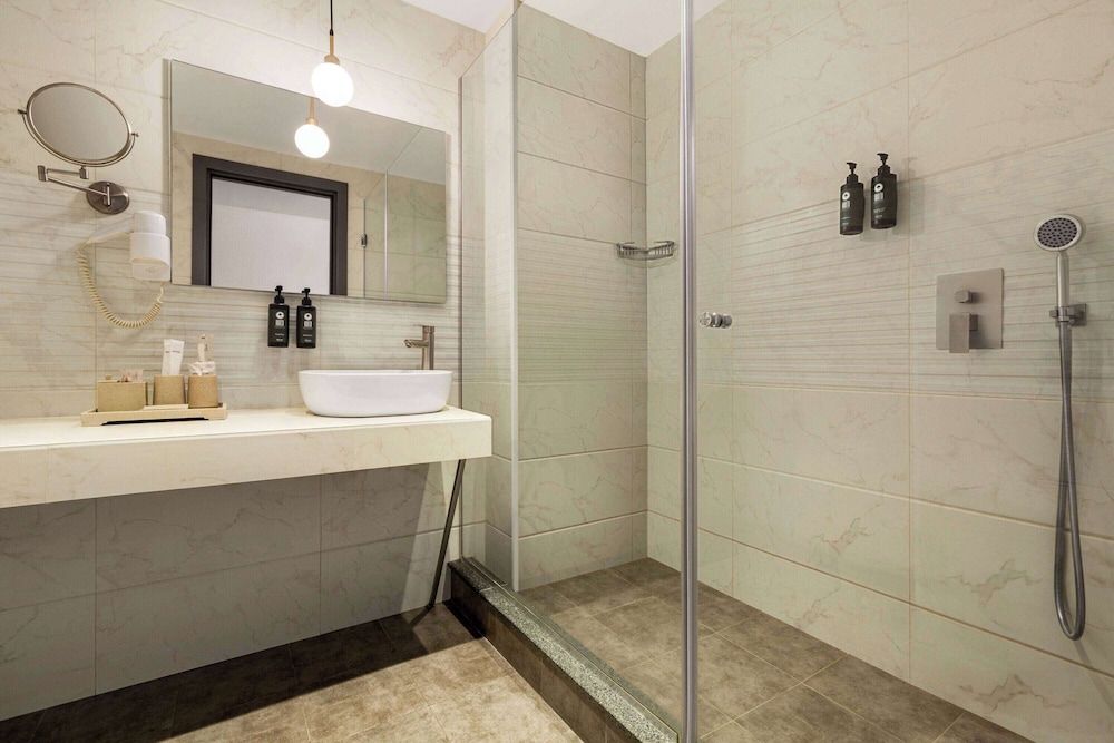 Ramada by Wyndham Tbilisi Old City Standard Room, 1 King Bed, Smoking, Balcony 7