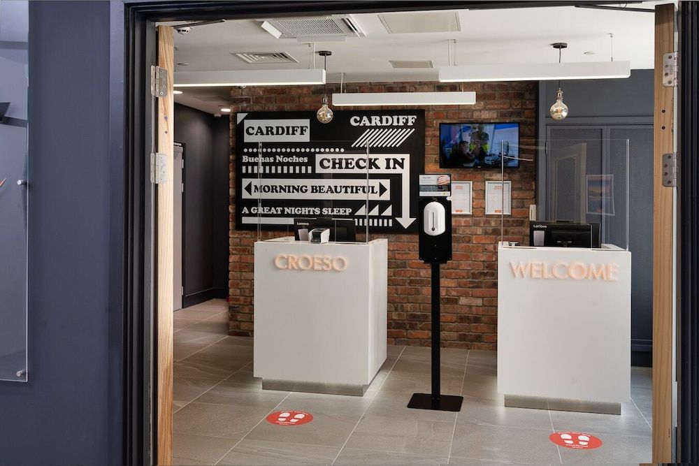 undefined easyHotel Cardiff 10