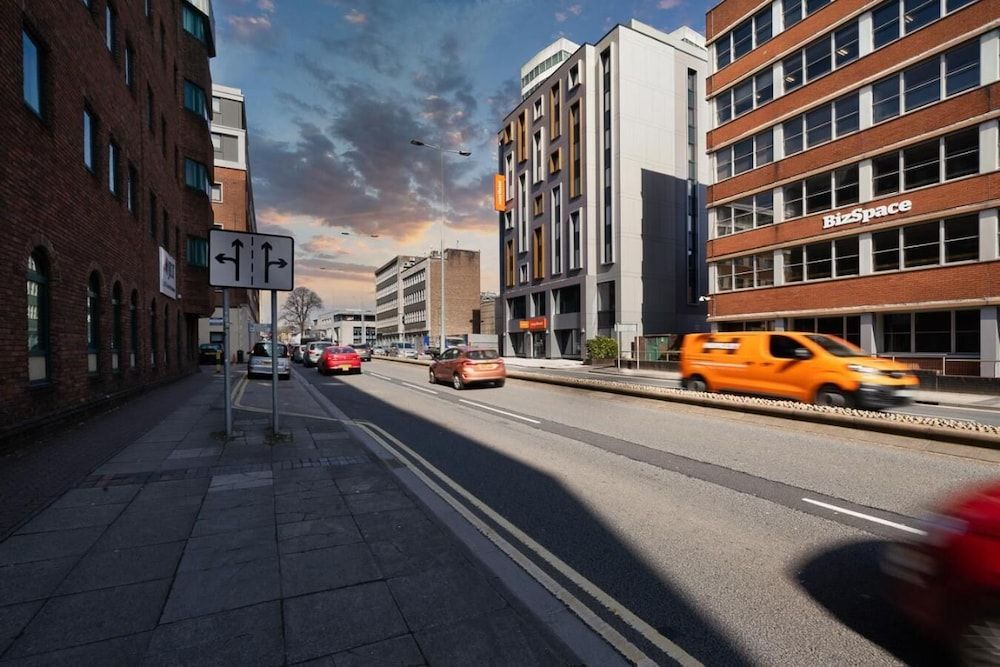 undefined easyHotel Cardiff 4