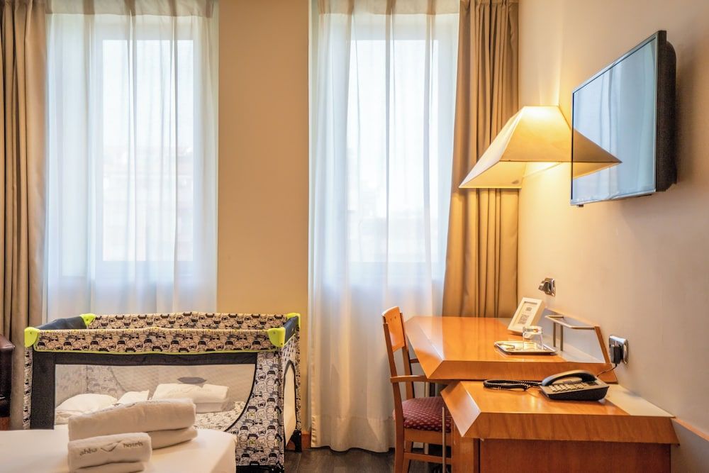 undefined Abba Sants Hotel 8