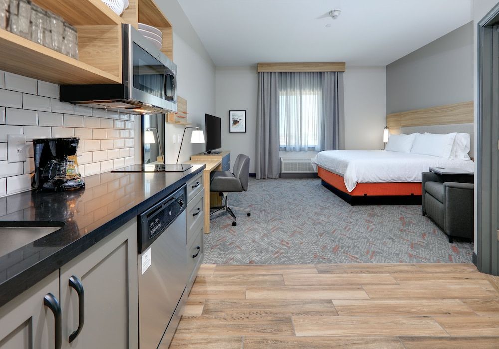 Studio Suite, 1 King Bed, Accessible (Communications)