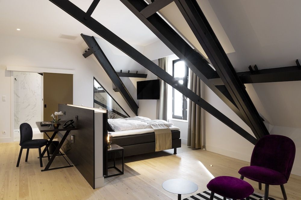 Corsendonk Turnova Suite 5