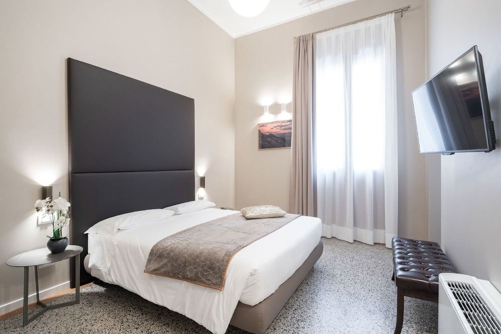 Hotel Palazzo Martinelli Dolfin Standard Double Room, 1 King Bed, Balcony 5