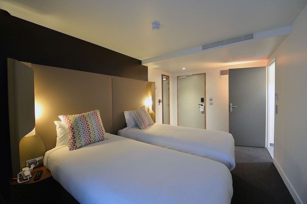 Campanile Paris - Clichy Centre Next Generation, Room, 2 Twin Beds 3
