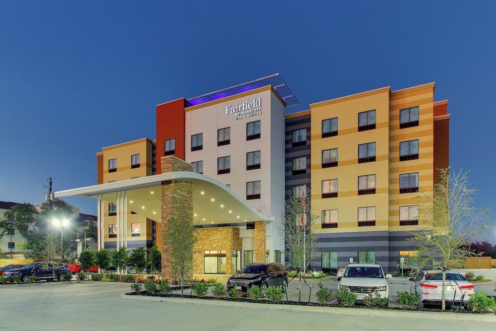 undefined Fairfield Inn & Suites by Marriott Houston Brookhollow 4