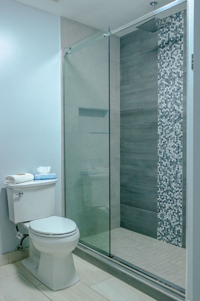 Admiral's Inn on Tybee Island Premium Room, 2 Queen Beds 5