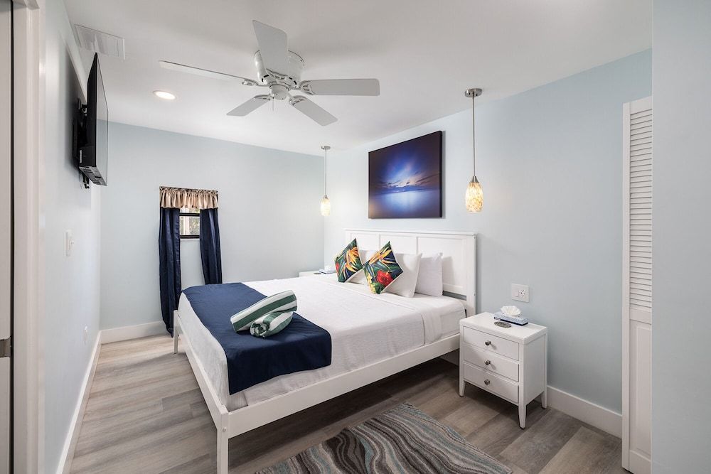 Superior Suite, King and Sofa Bed, City View