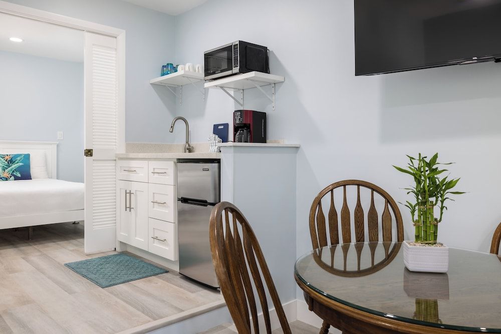 Rock Reef Resort Superior Suite 3