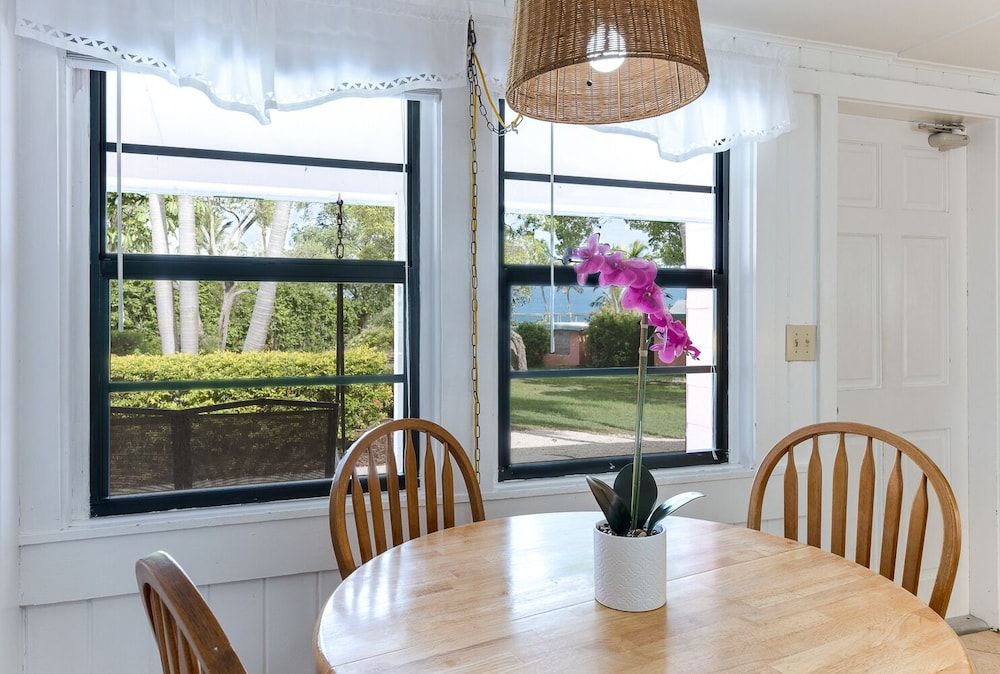 Suite, 2 Double and Futon, Partial Sea View
