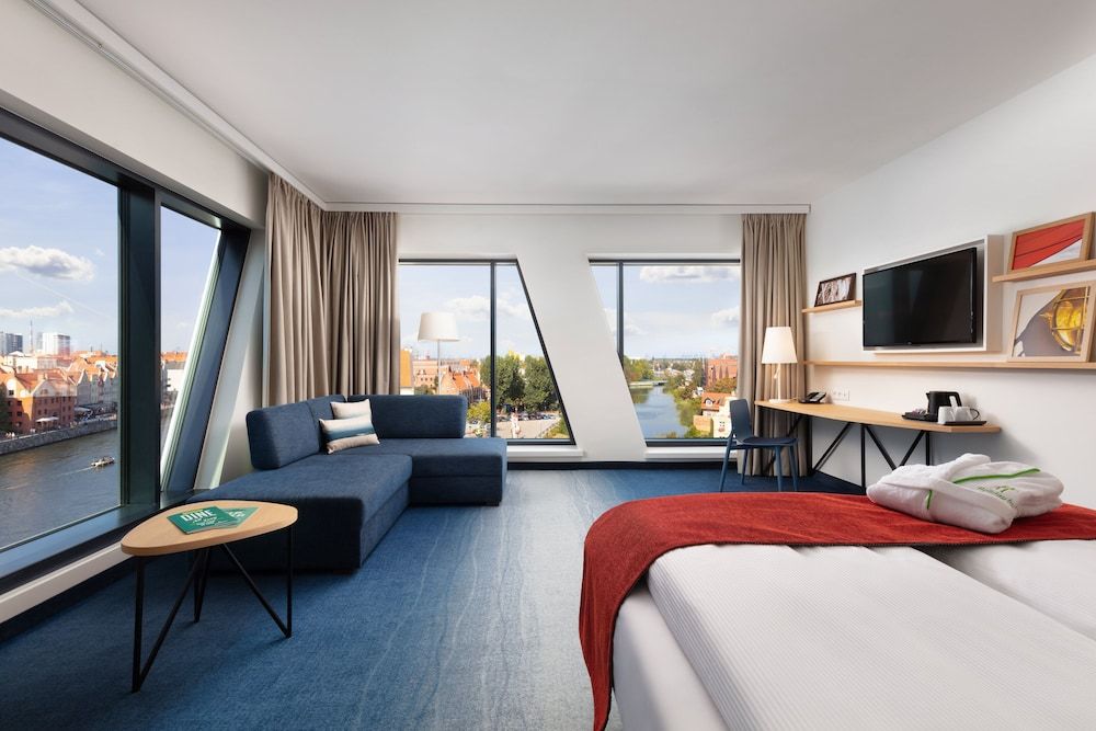 Premium Room, 1 King Bed, River View