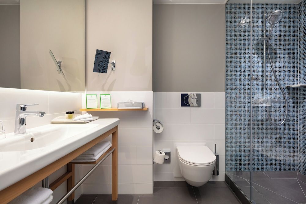 Holiday Inn Gdansk - City Centre by IHG Standard Room, 1 Queen Bed, Accessible 6