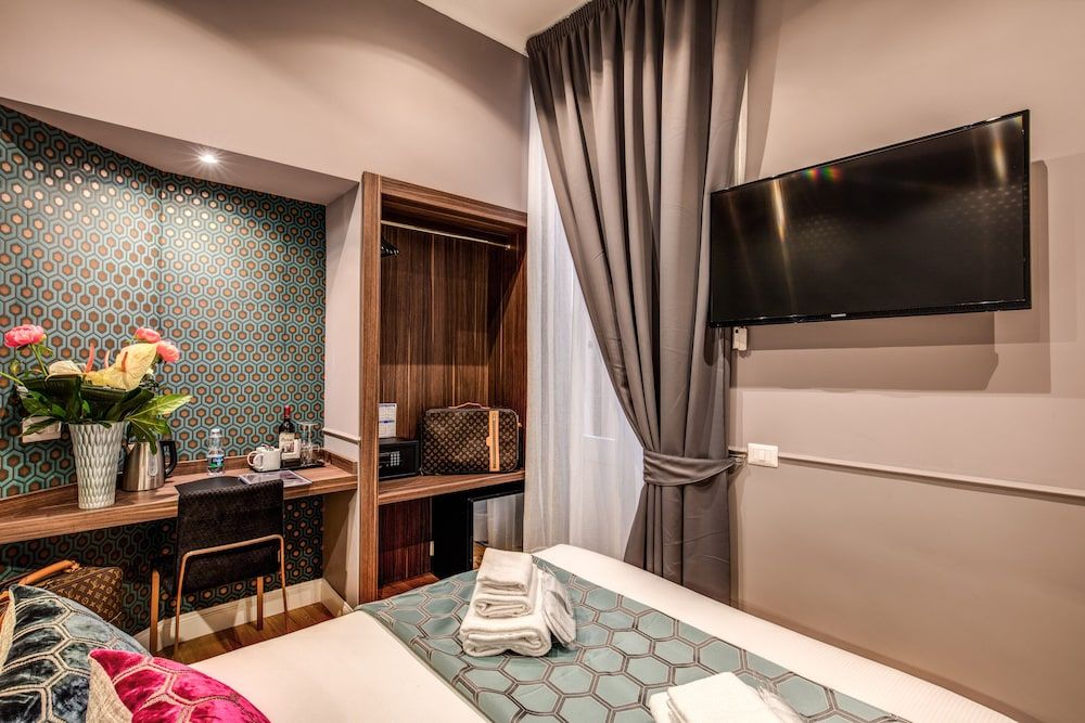 Tree Charme Parliament Boutique Hotel Standard Double Room 2