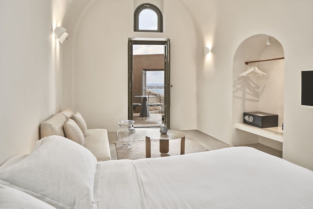 Old Castle Oia - Adults Only Suite, Jetted Tub, Sea View 6