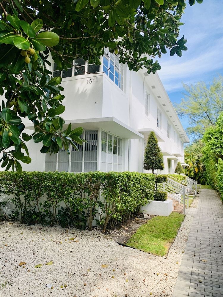 undefined LINCOLN RD-MIAMI BEACH-CHARMING VACATION RENTALS 7