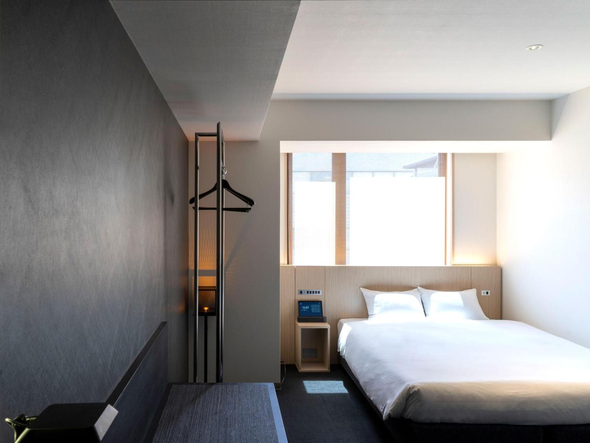 Medium Queen Room for 2 People