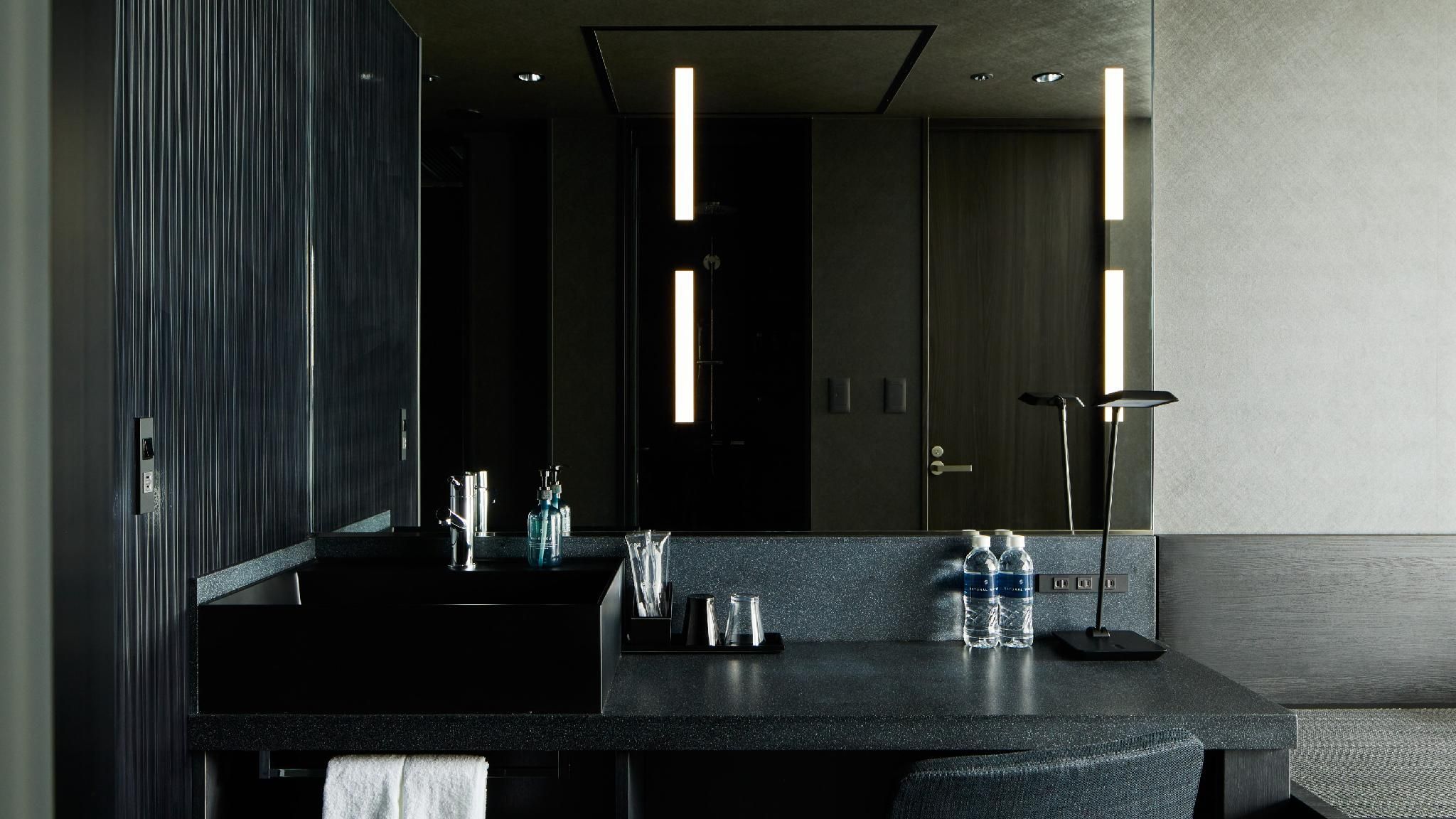 Medium Queen Room for 2 People