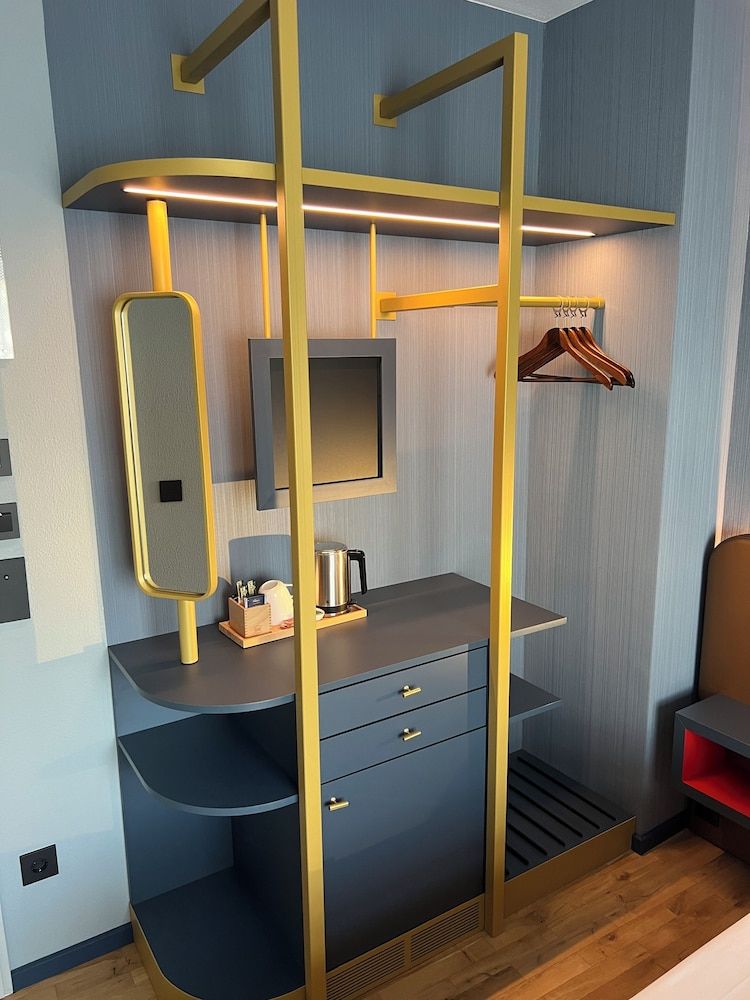 undefined Lint Hotel 4
