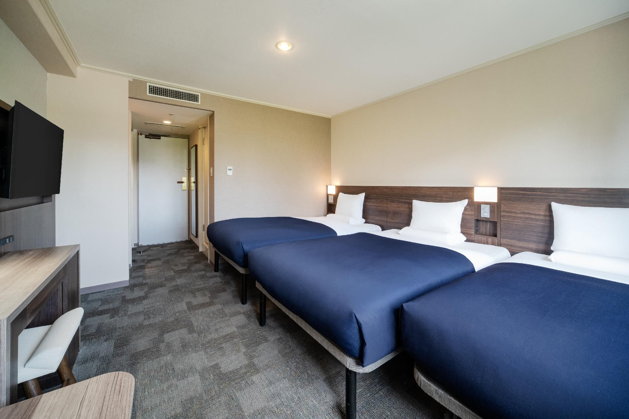 Standard Twin with Extra Bed