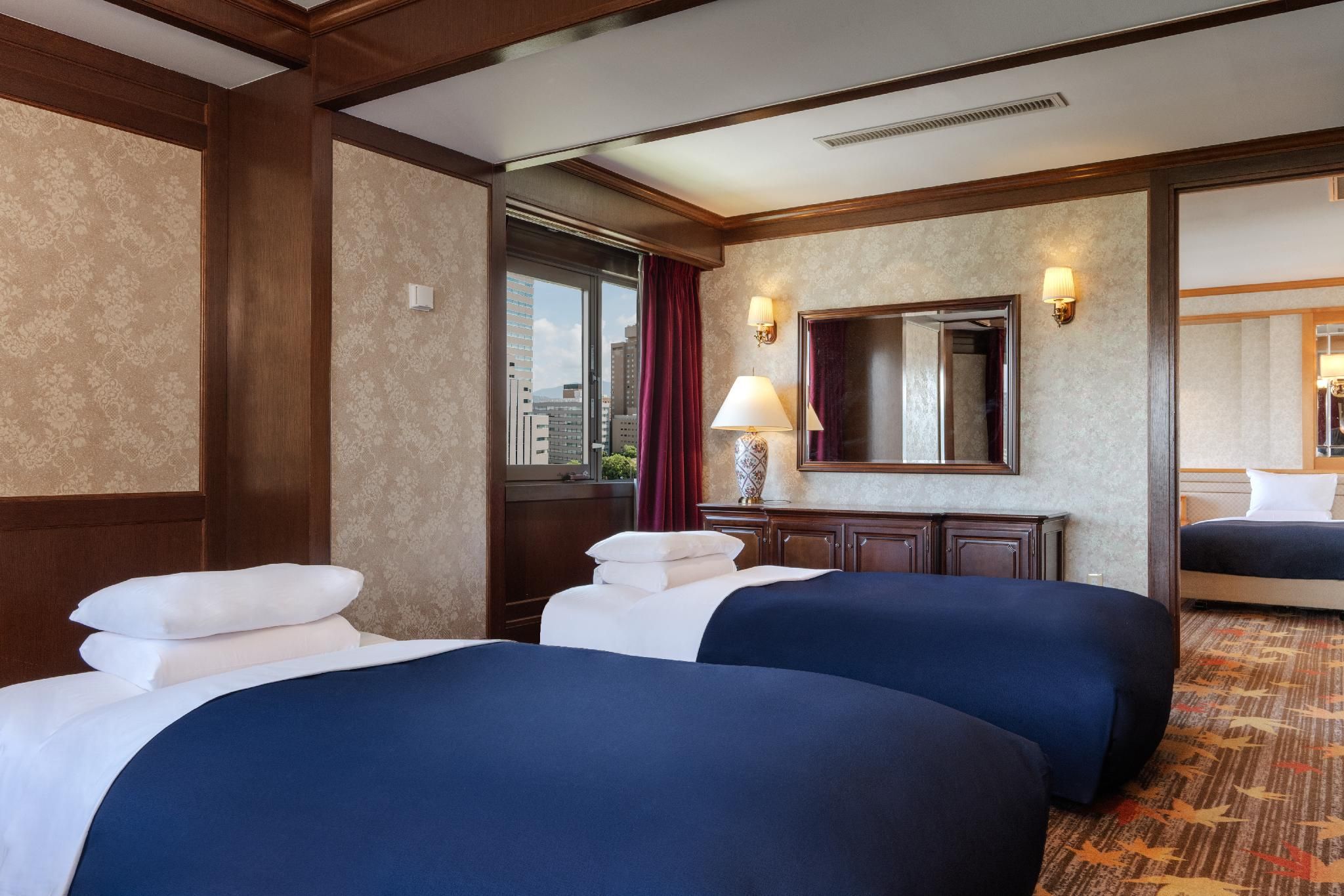 Suite with Sofa Bed