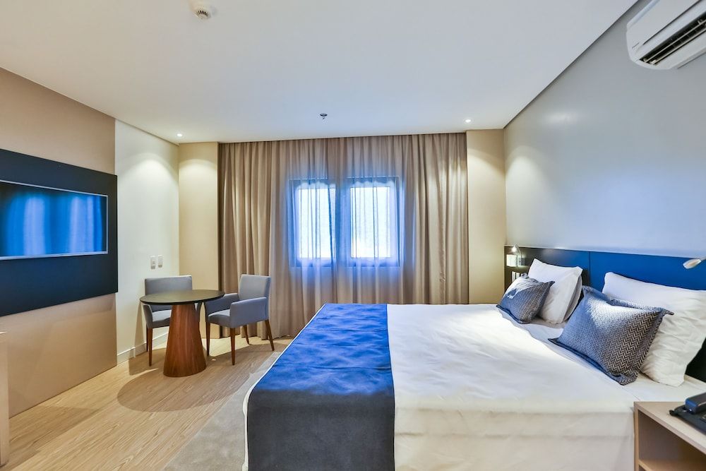 Deluxe Room, 1 King Bed