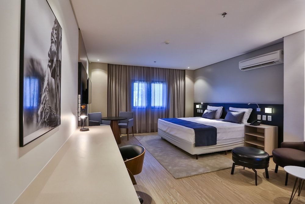 Deluxe Room, 1 King Bed