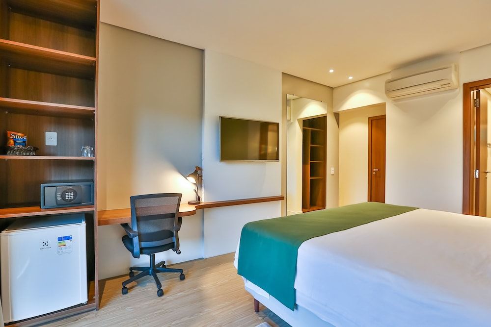 Superior Room, 1 King Bed