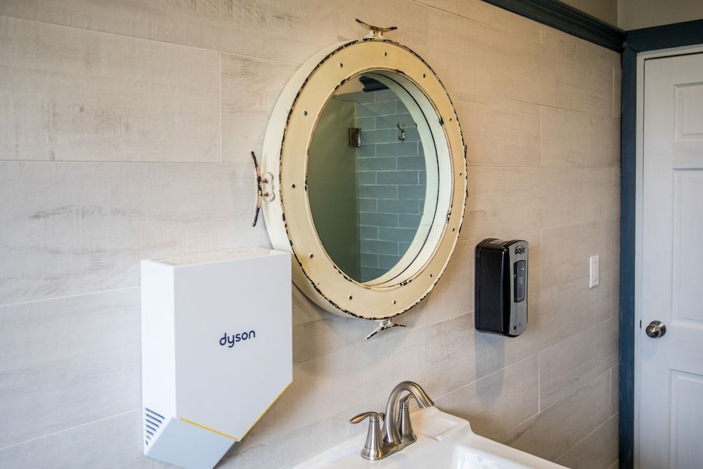 Ocean Park Hotel Standard Single Room, 1 Queen Bed, Shared Bathroom 11