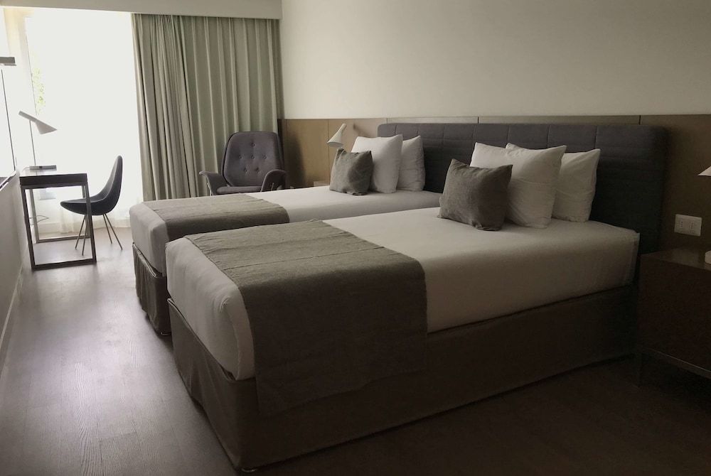 Classic Room, 2 Twin Beds, City View