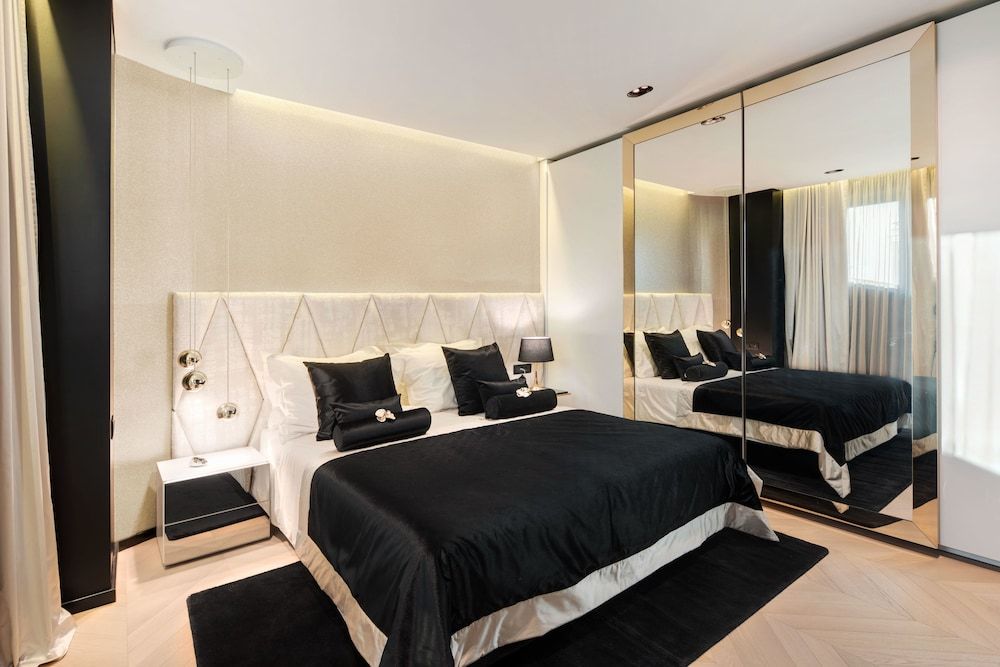 undefined Posh Residence Luxury Suites 9