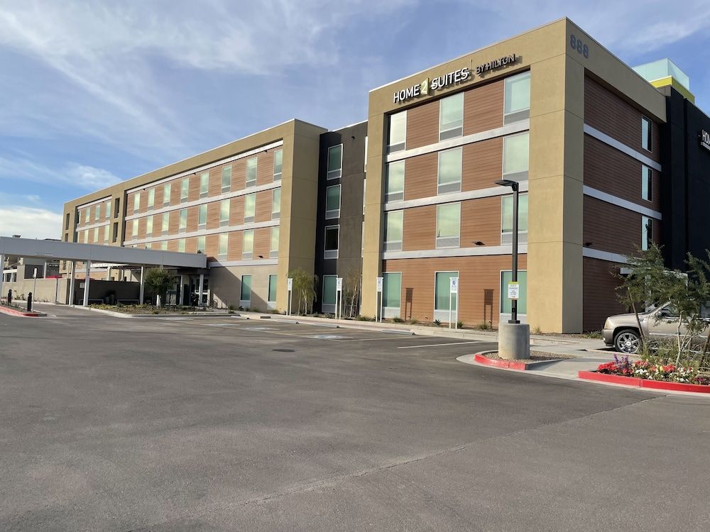 undefined Home2 Suites by Hilton Phoenix Airport North, AZ 4