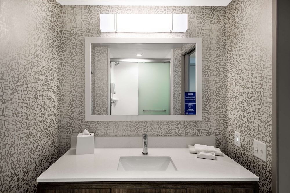 Home2 Suites by Hilton Phoenix Airport North, AZ 1 King Hearing Access Studio Suite NonSmoking 5