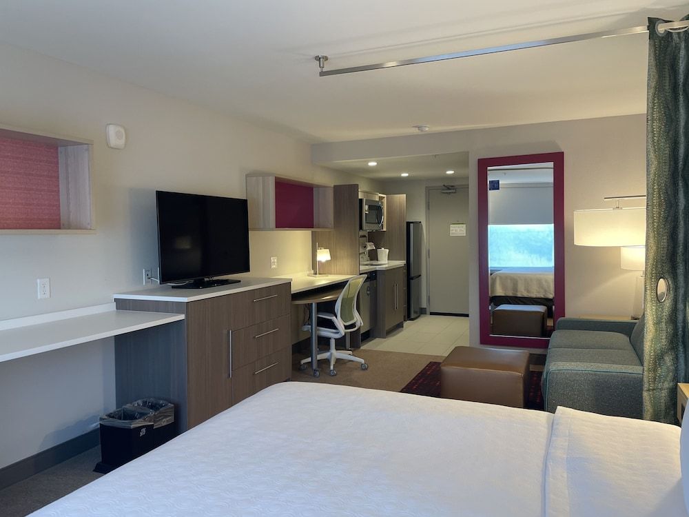 Home2 Suites by Hilton Phoenix Airport North, AZ 1 King Hearing Access Studio Suite NonSmoking 6