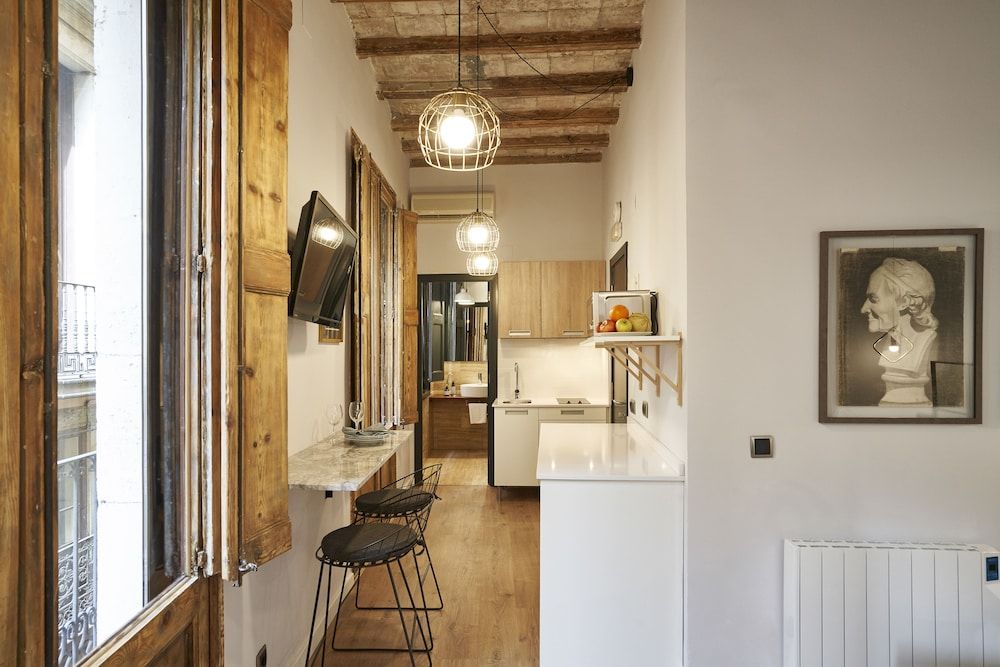 AinB Gothic-Jaume I Apartments Superior Studio, Balcony, City View 24