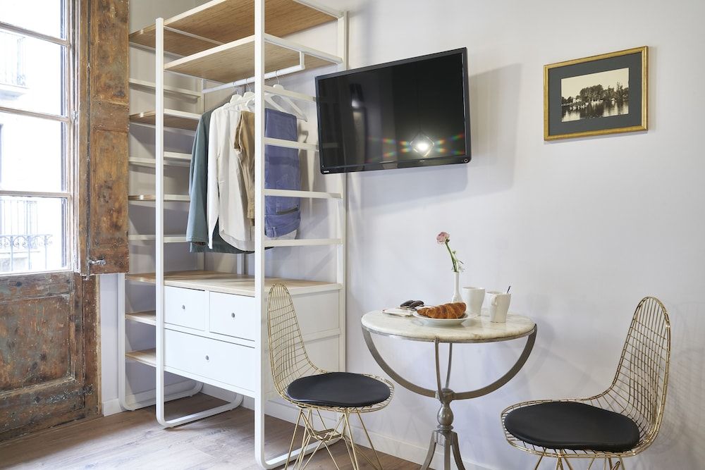 AinB Gothic-Jaume I Apartments Superior Studio, Balcony, City View 27