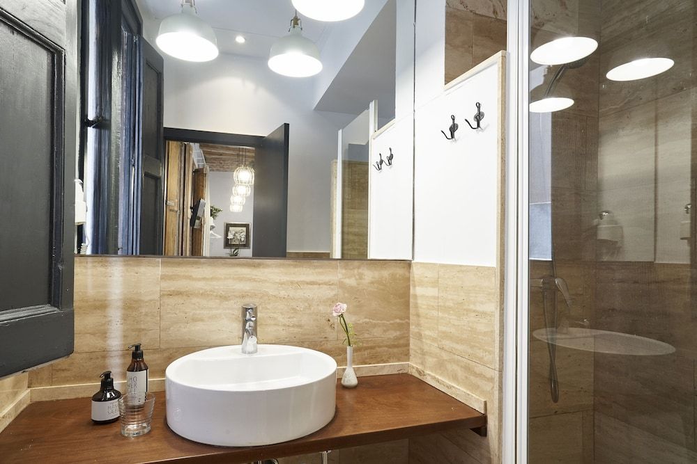 AinB Gothic-Jaume I Apartments Superior Studio, Balcony, City View 23