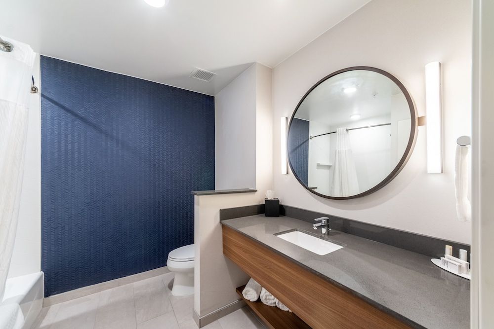 Room, 2 Queen Beds (Mobility/Hearing Accessible, Tub)