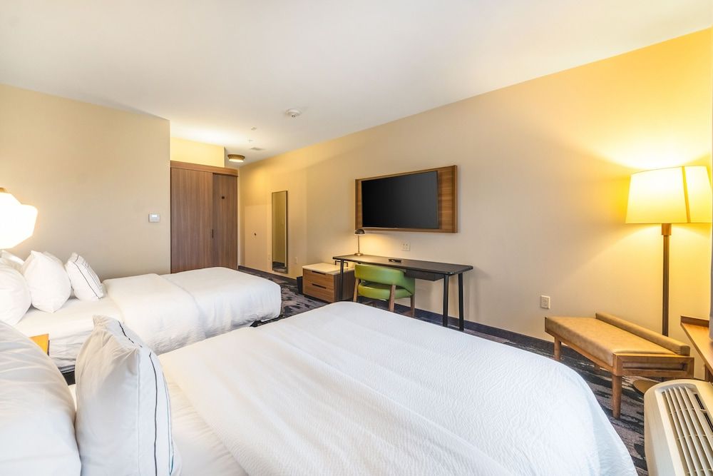 Room, 2 Queen Beds (Mobility/Hearing Accessible, Tub)