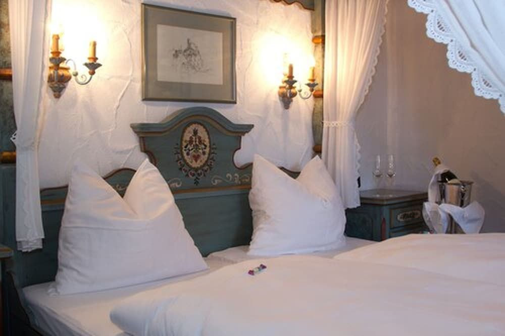 Hotel Krone Standard Double Room 8