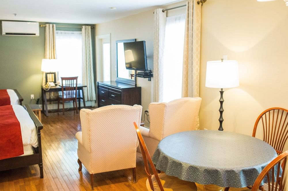 The Harbour House Executive Suite, 2 Queen Beds, Balcony 15