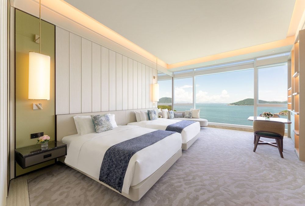 Grand Deluxe Oceanfront