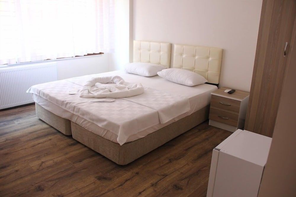 undefined Marpalace Hotel