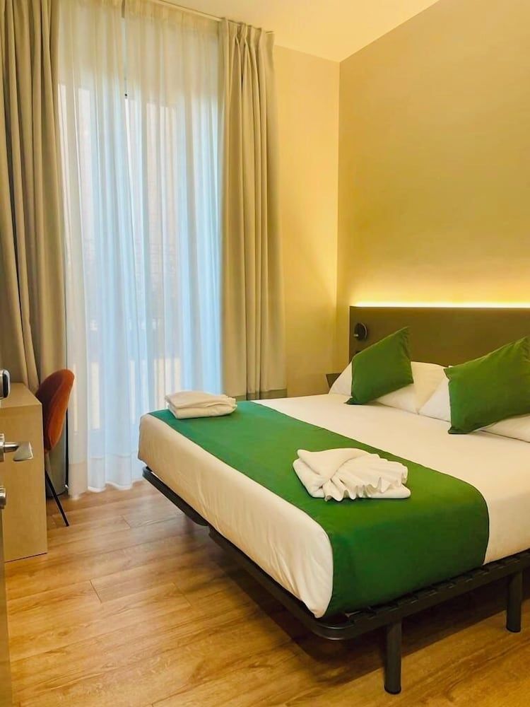 undefined Hostal Antón Martín