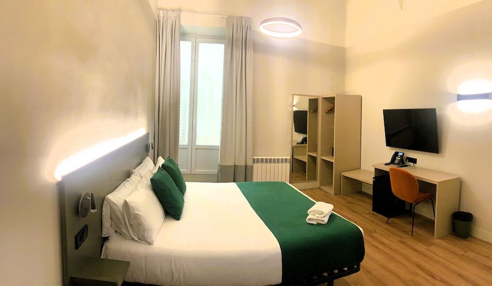 undefined Hostal Antón Martín 7