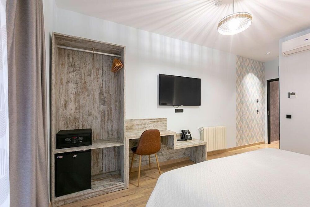 Hostal Antón Martín Double Room 12