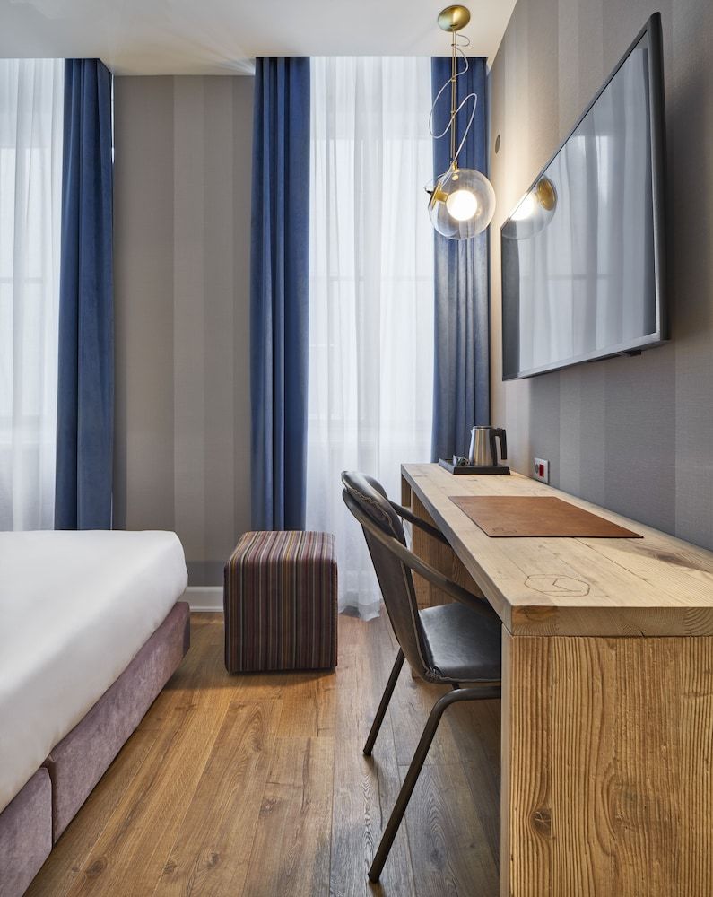 The Modernist Hotel Design Double or Twin Room (Modernist M) 4